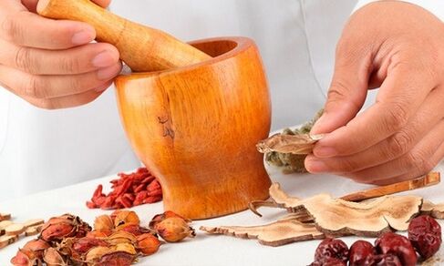 Medikuntza tradizionalaren errezetak prostatitisaren tratamendurako ikastaro nagusiaren osagarri dira